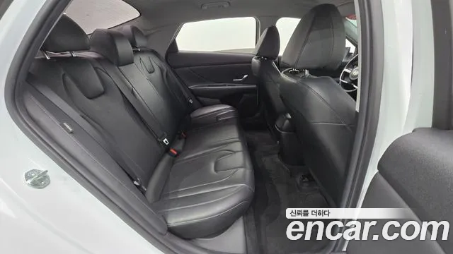 Hyundai AVANTE Новый Avante (CN7) — Фото автомобиля 12