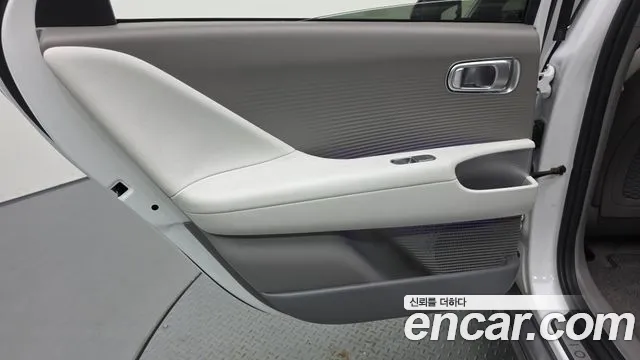 Hyundai Ioniq 6 — Фото автомобиля 14