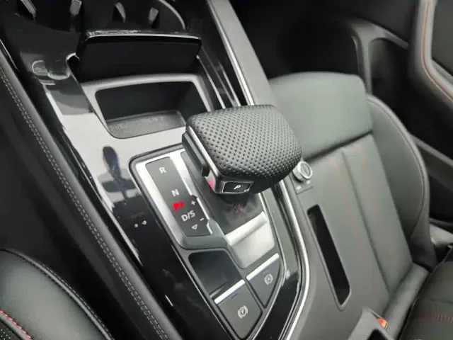 Audi A4L — Фото автомобиля 13