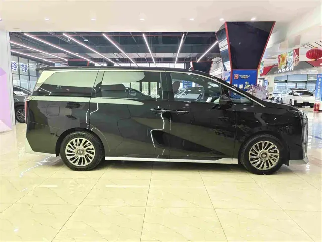 GAC Trumpchi M8 — Фото автомобиля 13