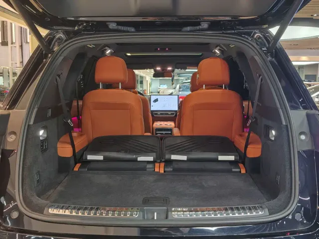 Li Auto L8 — Фото автомобиля 7