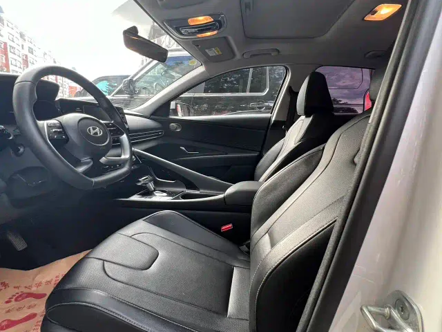 Hyundai Elantra — Фото автомобиля 6