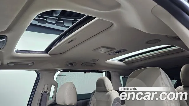 Kia Carnival Generation 4 — Фото автомобиля 17