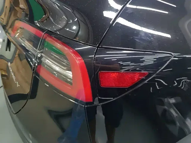 Tesla Model Y — Фото автомобиля 7