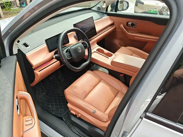 Leapmotor C16 — Фото автомобиля 15