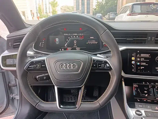 Audi A7L — Фото автомобиля 10