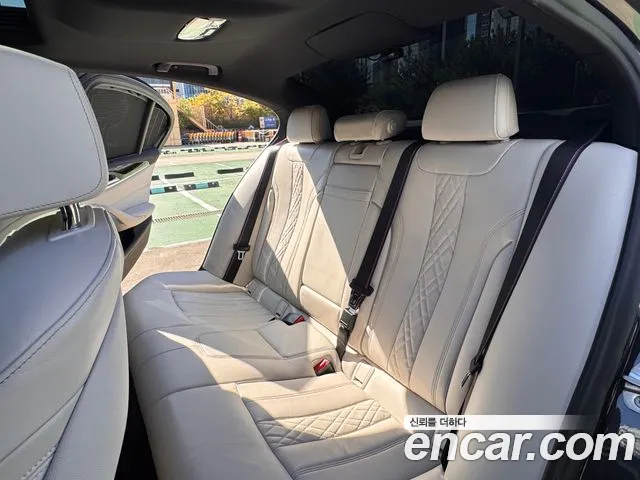 BMW 5 Series G30 — Фото автомобиля 10