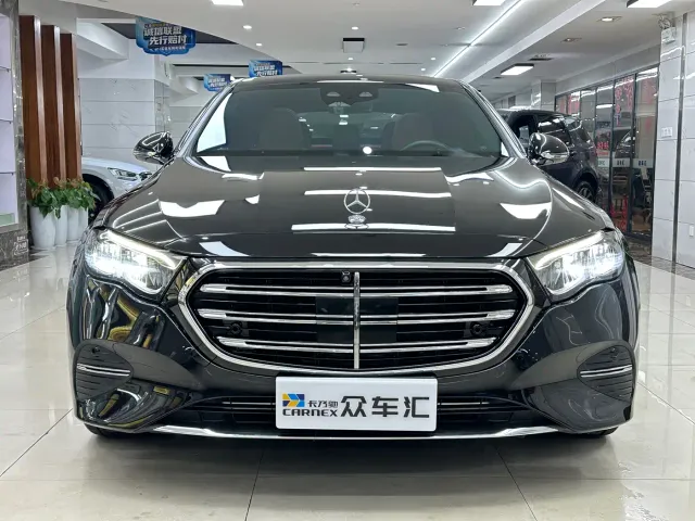Mercedes-Benz E-Class — Фото автомобиля 2