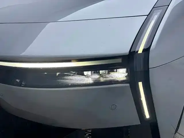 Xpeng P7 — Фото автомобиля 18