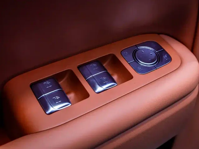 Li Auto L7 — Фото автомобиля 26