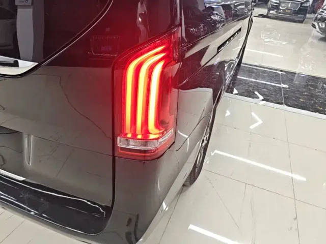 Mercedes-Benz V-Class — Фото автомобиля 7