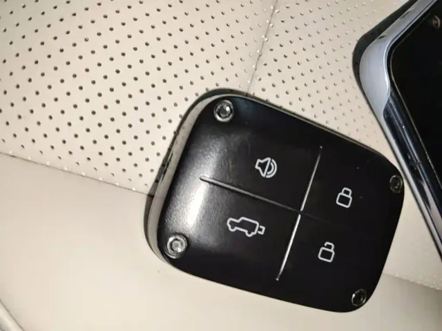 iCAR V23 — Фото автомобиля 8