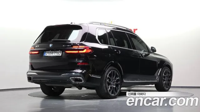 BMW X7 — Фото автомобиля 2