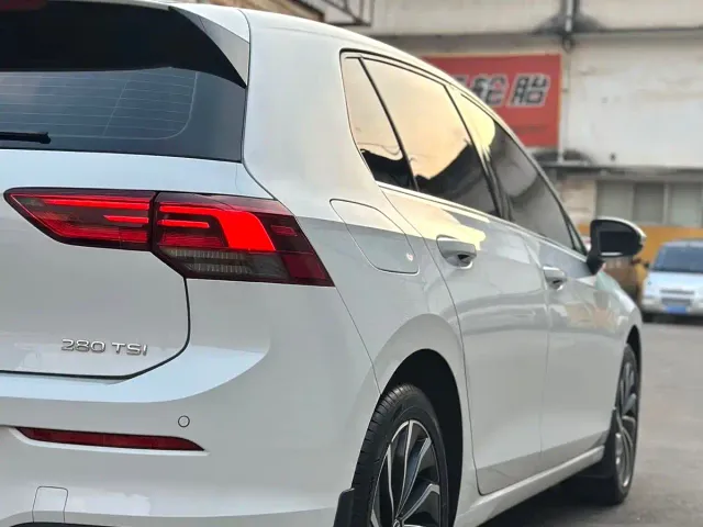 Volkswagen Golf — Фото автомобиля 26