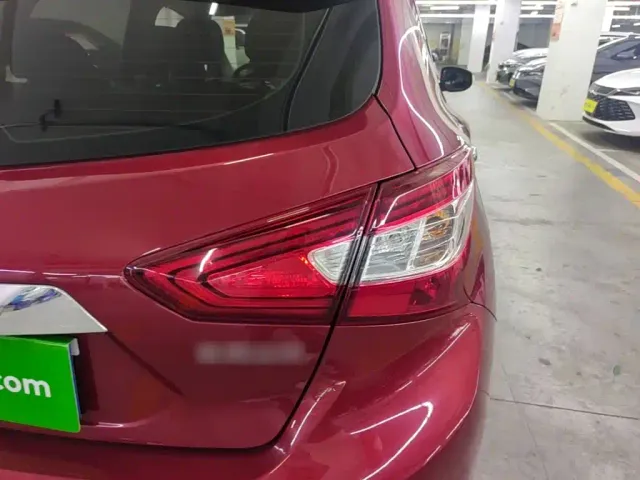 Nissan Tiida — Фото автомобиля 7