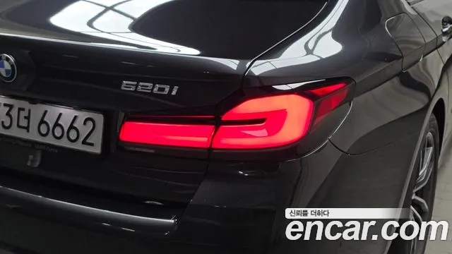 BMW 5-Series — Фото автомобиля 19