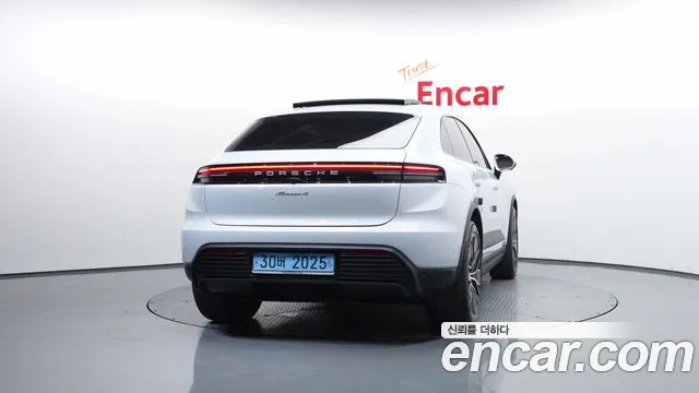 Porsche Macan — Фото автомобиля 4