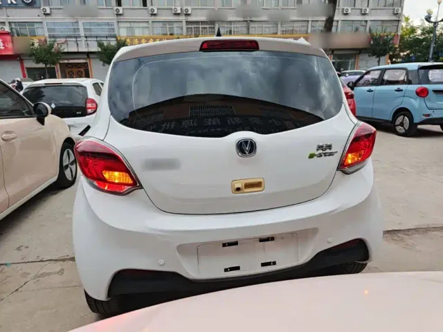Changan Benben E-Star — Фото автомобиля 5
