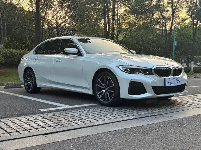 BMW 3 Series — Фото автомобиля 3