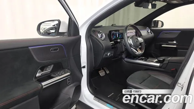 Mercedes-Benz EQA — Фото автомобиля 10