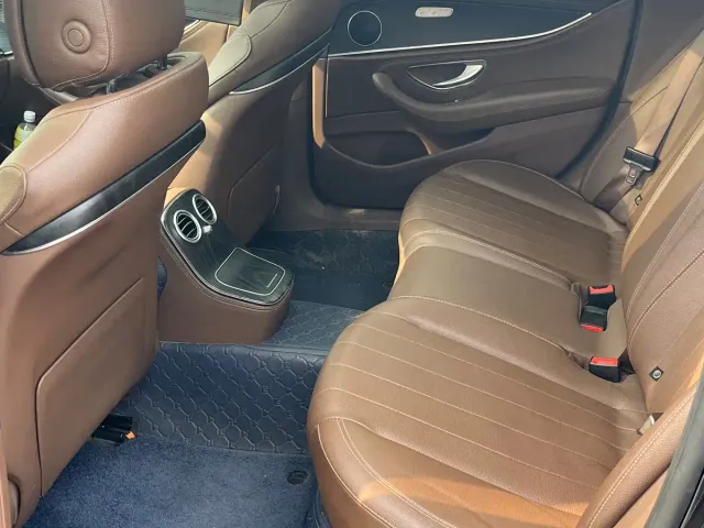 Mercedes-Benz E-Class — Фото автомобиля 7