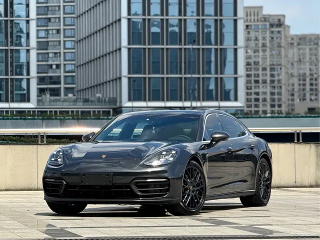 Фотография автомобиля — Porsche Panamera