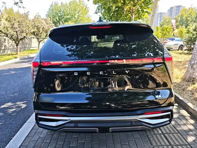Geely Boyue L — Фото автомобиля 5