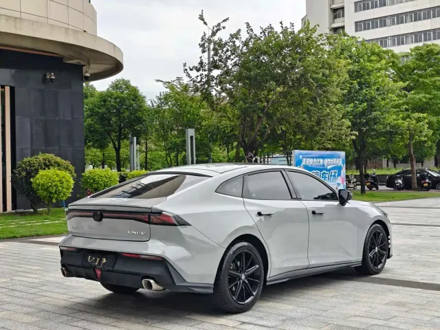 Changan UNI-V — Фото автомобиля 15