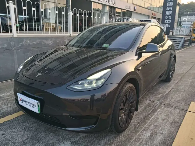 Фотография автомобиля — Tesla Model Y