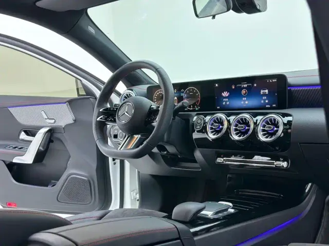 Mercedes-Benz A-Class — Фото автомобиля 17