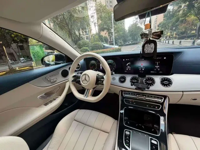 Mercedes-Benz E-Class — Фото автомобиля 5
