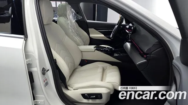 BMW 5 Series G60 — Фото автомобиля 26
