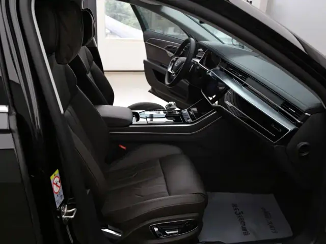 Audi A8 — Фото автомобиля 22