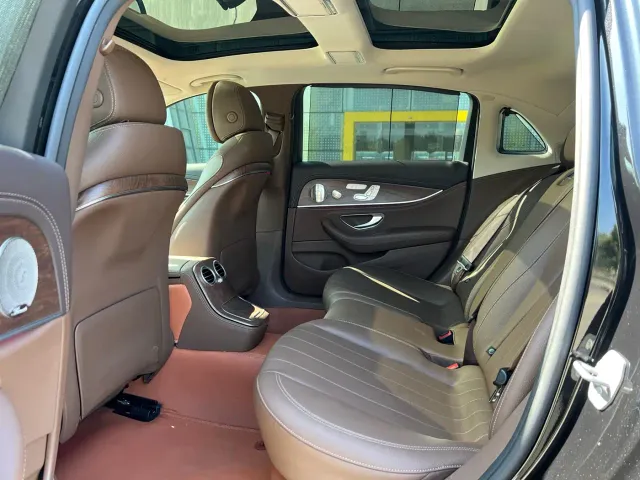 Mercedes-Benz E-Class — Фото автомобиля 9