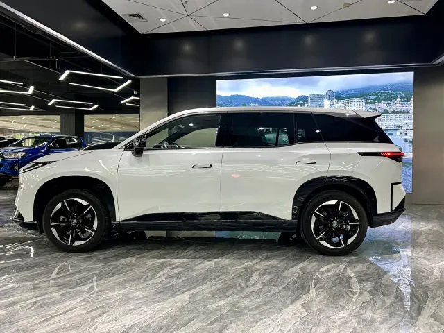 Toyota BoZhi 3X — Фото автомобиля 8