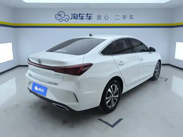 Changan Eado — Фото автомобиля 3