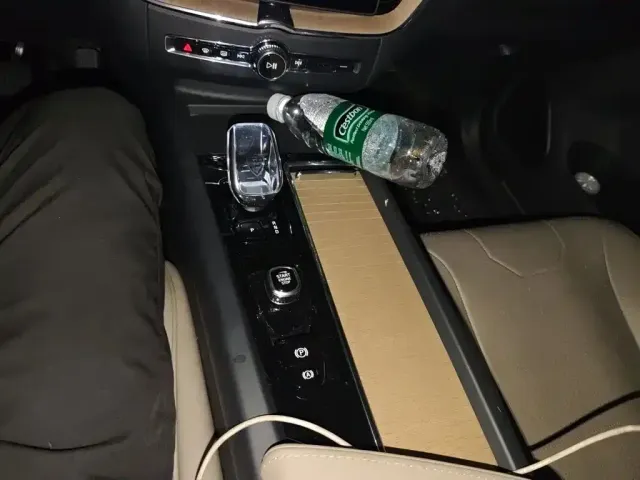 Volvo XC60 — Фото автомобиля 15