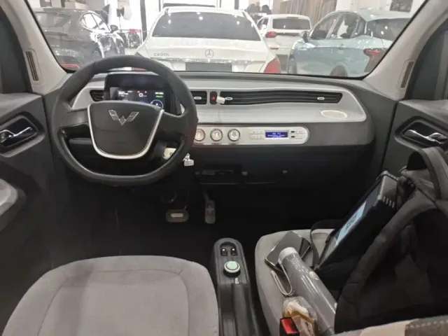Wuling Hongguang Mini EV — Фото автомобиля 9