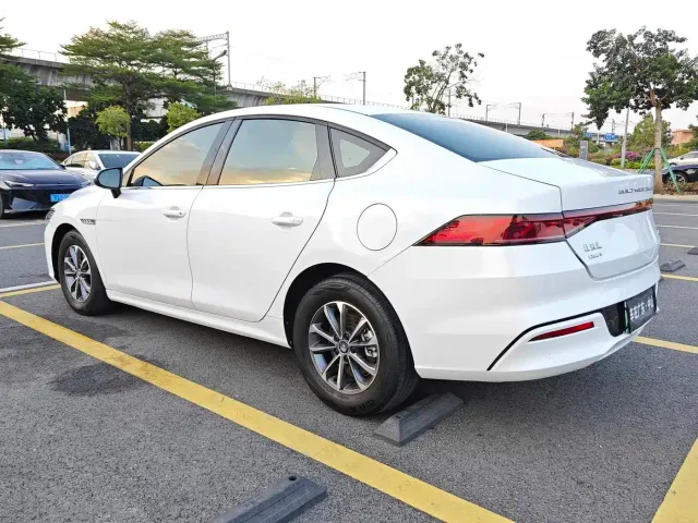 BYD Qin PLUS — Фото автомобиля 6