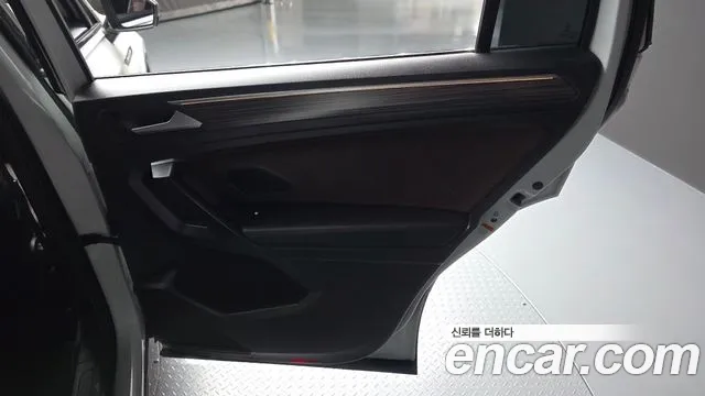 Volkswagen Tiguan — Фото автомобиля 14