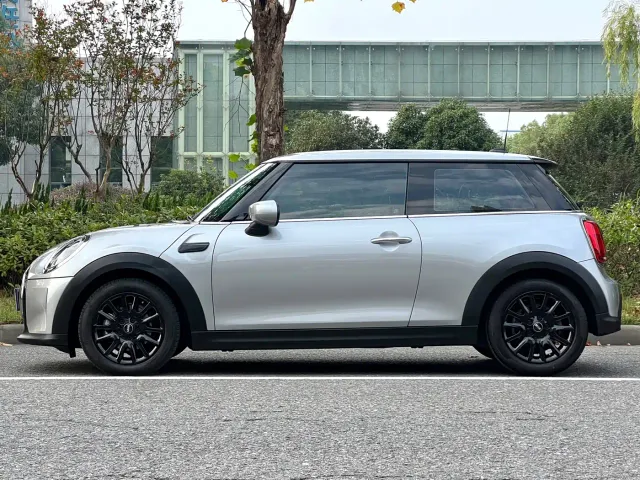 MINI Hatch — Фото автомобиля 5