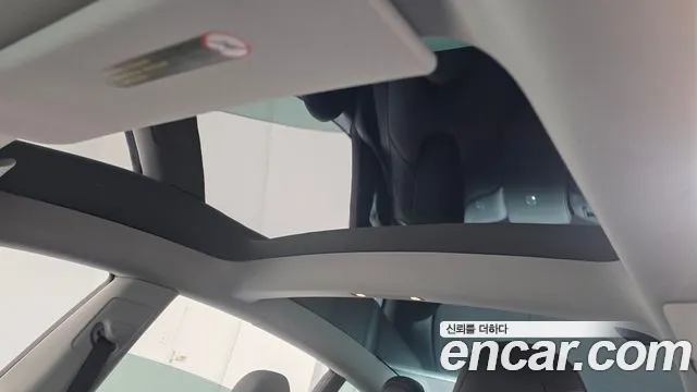 Tesla Model 3 — Фото автомобиля 20