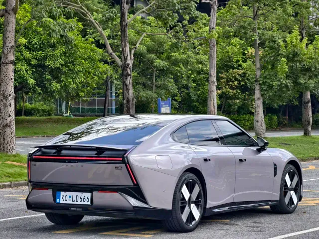 Xpeng P7 — Фото автомобиля 14