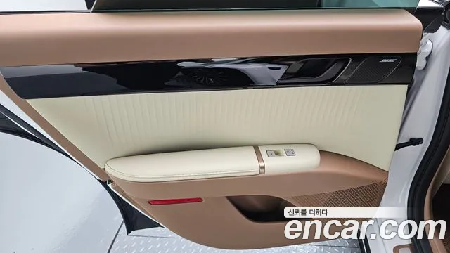 Hyundai Grandeur GN7 — Фото автомобиля 24