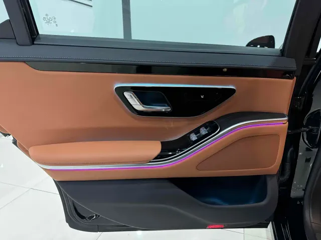 Mercedes-Benz S-Class — Фото автомобиля 16