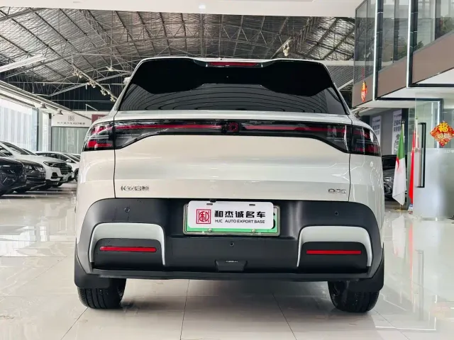 Changan Qiyuan Q05 — Фото автомобиля 7