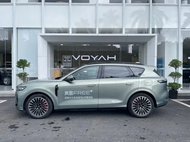 Voyah FREE — Фото автомобиля 9
