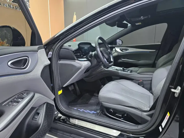 BYD Seal 07 DM-i — Фото автомобиля 7