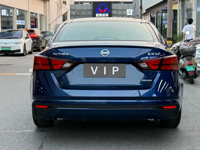 Nissan Teana — Фото автомобиля 12