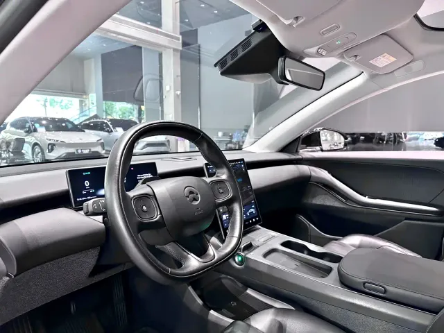Nio ET5 — Фото автомобиля 12